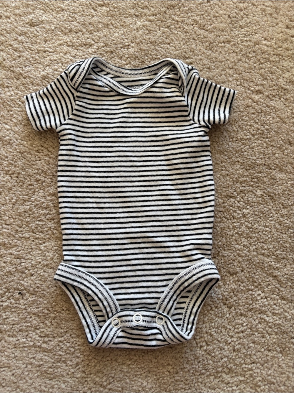 Striped Short-Sleeve Baby Bodysuit - Black & White
